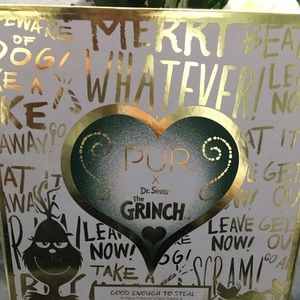 P.u.r GRINCH make up set